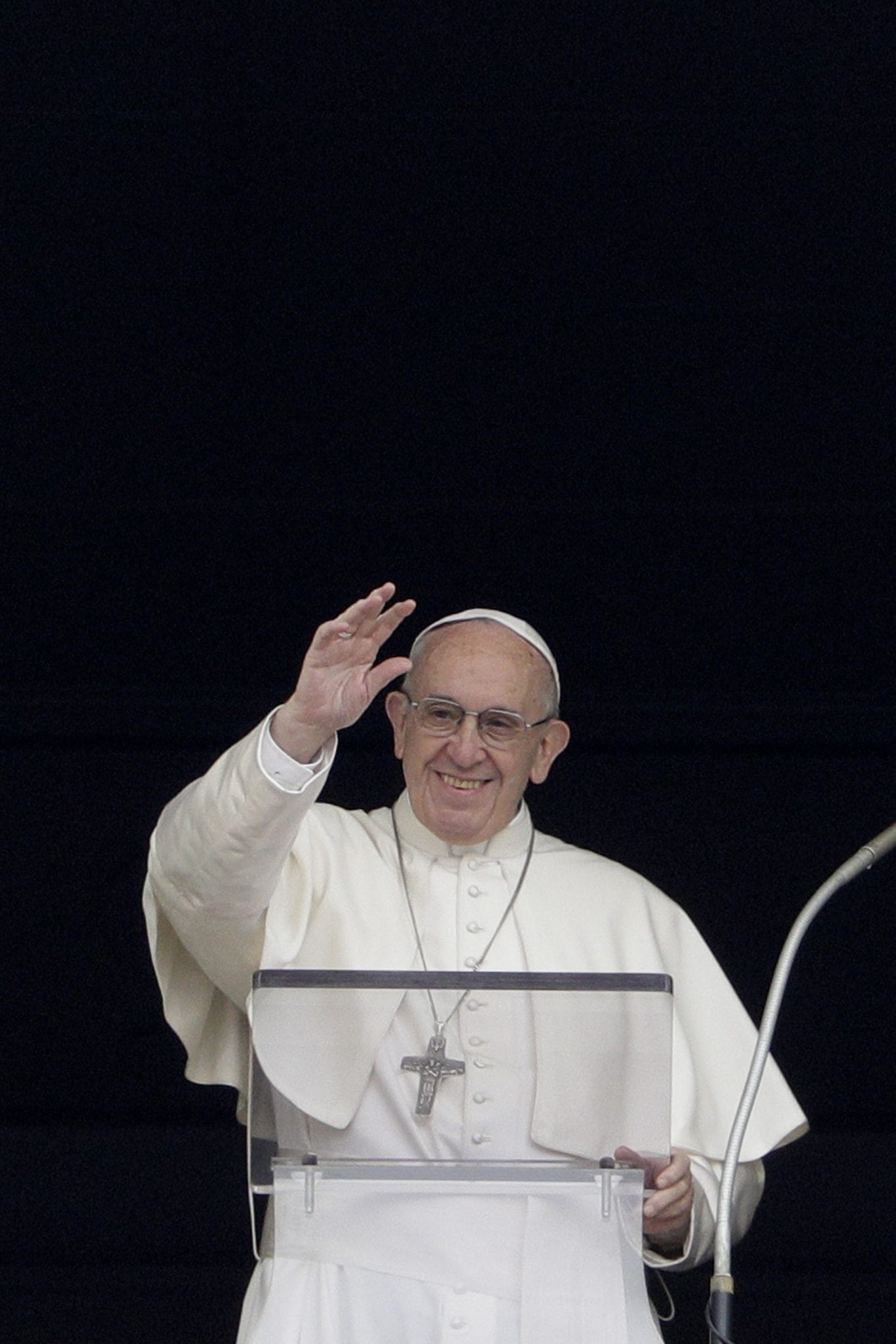 Relaxed pope muses on Latin America, says Ratzinger ‘only candidate’ in 2005