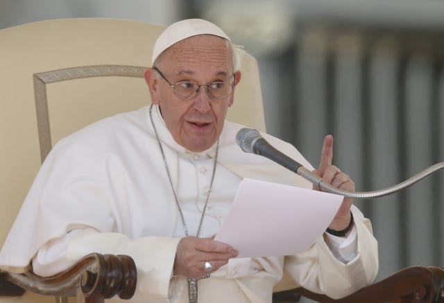 Dialogue with Muslims, defend human dignity, pope tells missionaries
