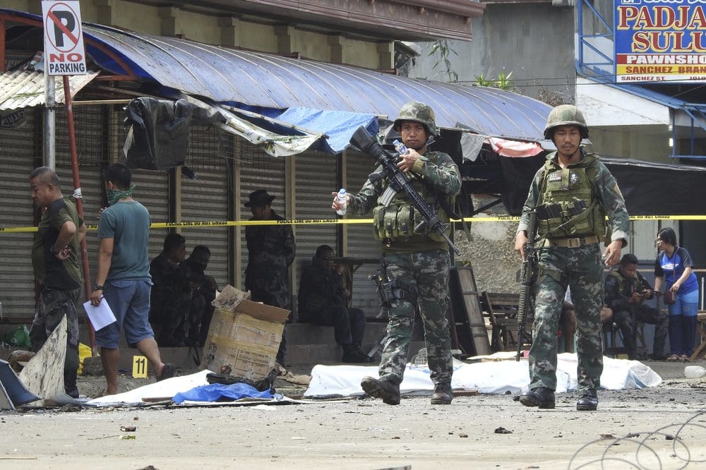 Philippine police: 5 suspects in church bombing in custody