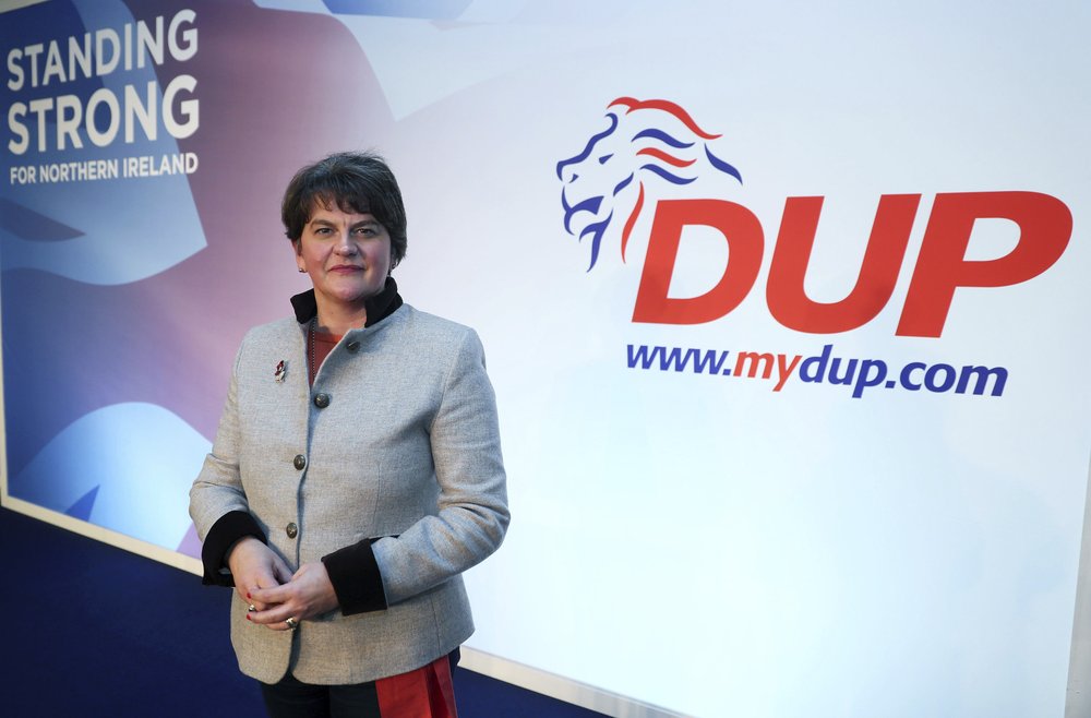 N Ireland leader quits after party revolt over Brexit impact
