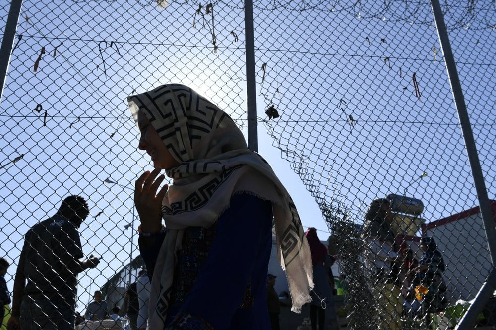 Papal aides call on European bishops to welcome refugee families