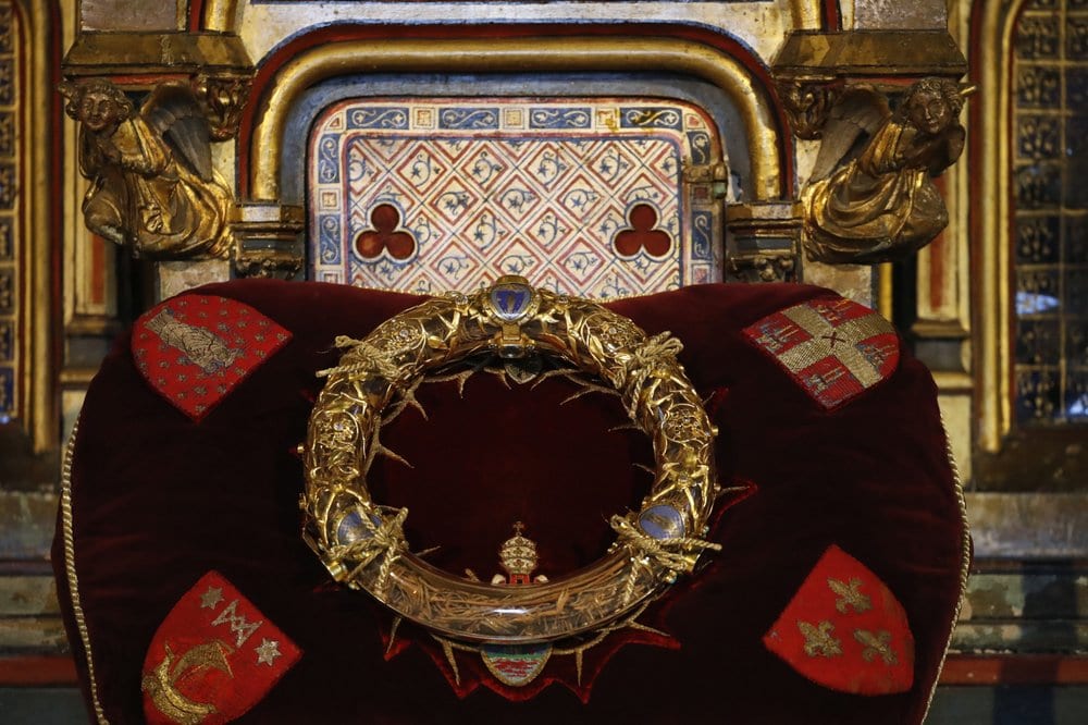 Crown of Thorns relic saved from Notre Dame presented again to public