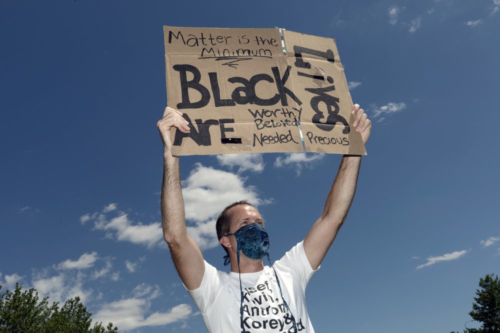 Catholic chaplain at MIT resigns after sending email doubting Floyd-racism link