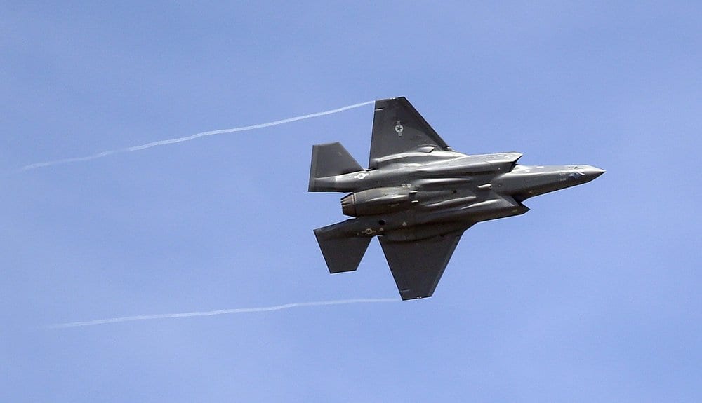 English bishop gives support to arms fair protests