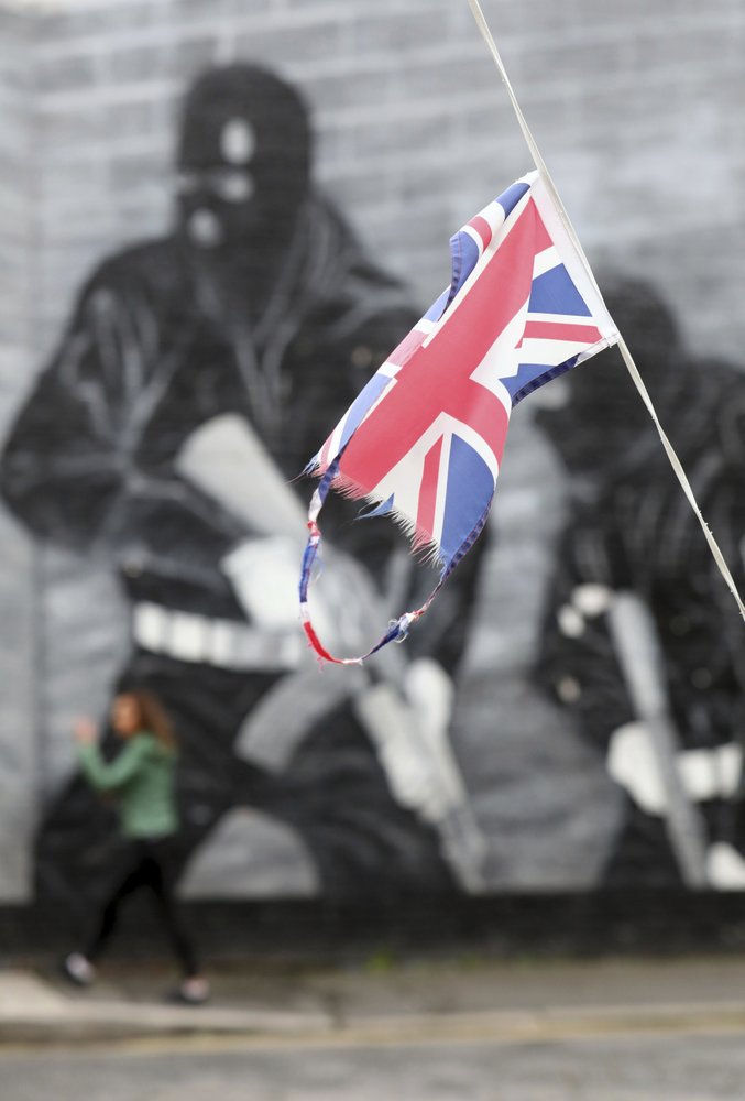 NI Loyalist paramilitaries end support of Good Friday Agreement over Brexit deal