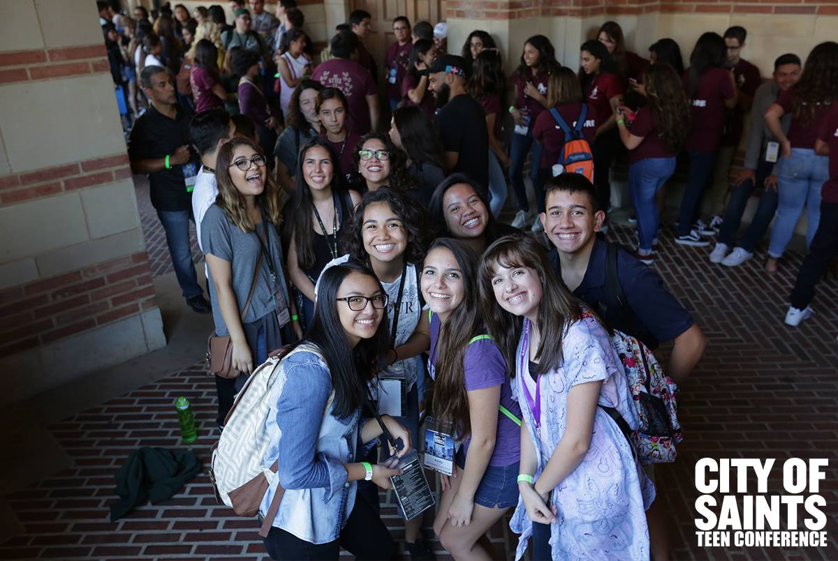 Selfie-taking Archbishop hosting ‘City of Saints’ for LA teens