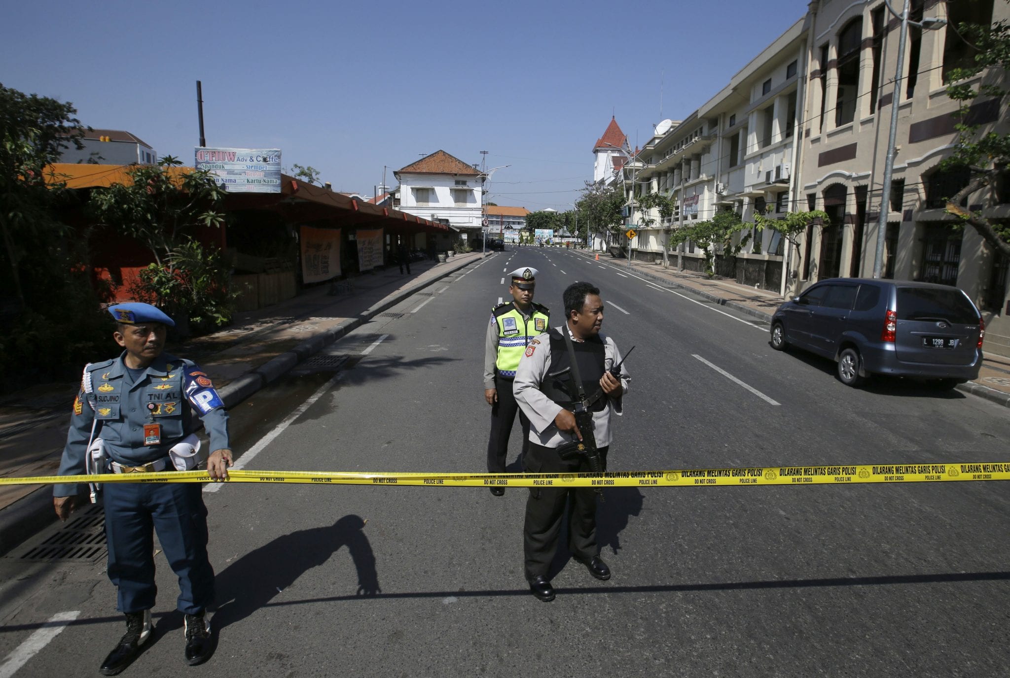 Police HQ in Indonesia city attacked after church bombings