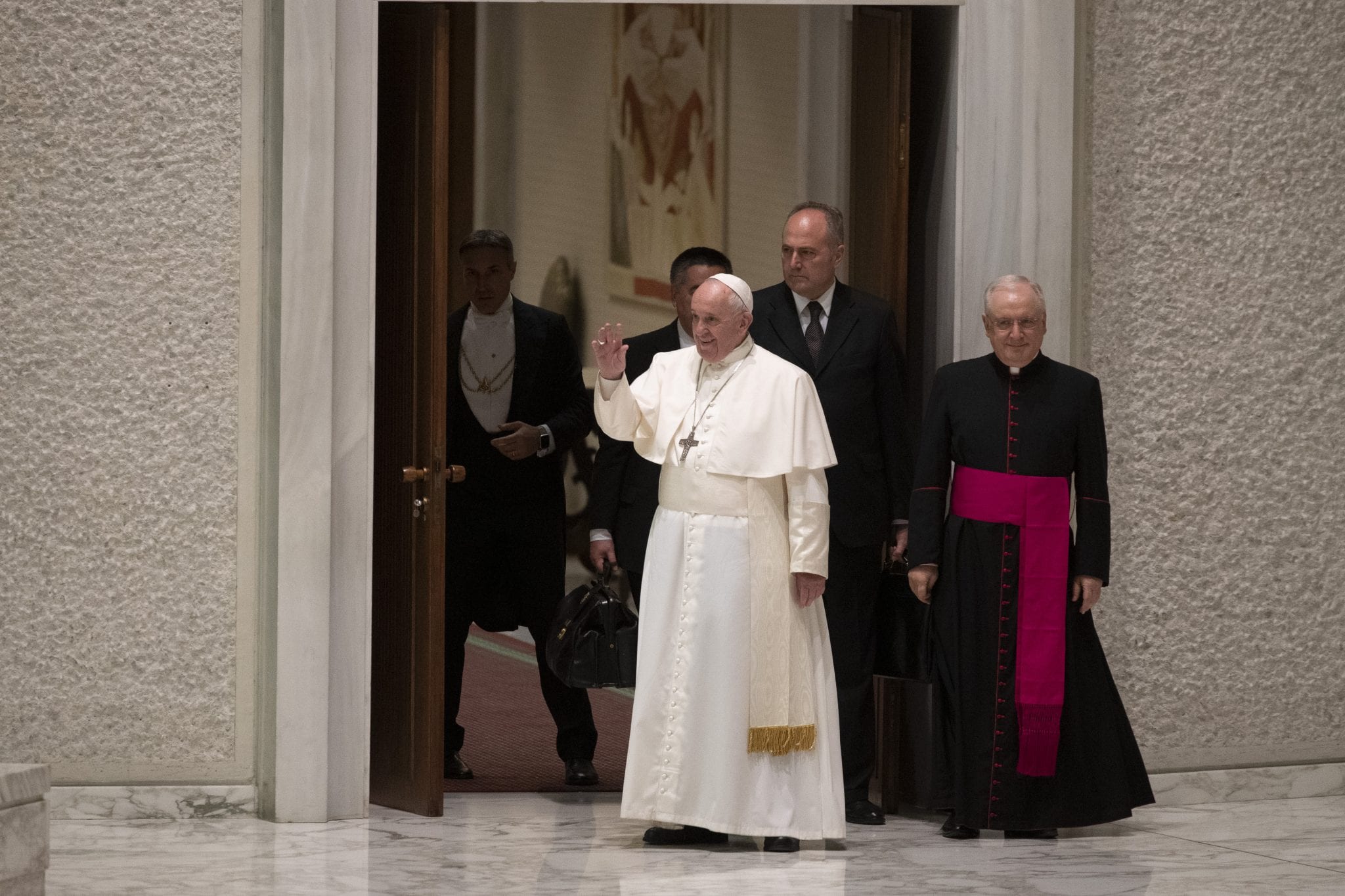 Dispute ideas, pope tells theologians, but don’t confuse the faithful