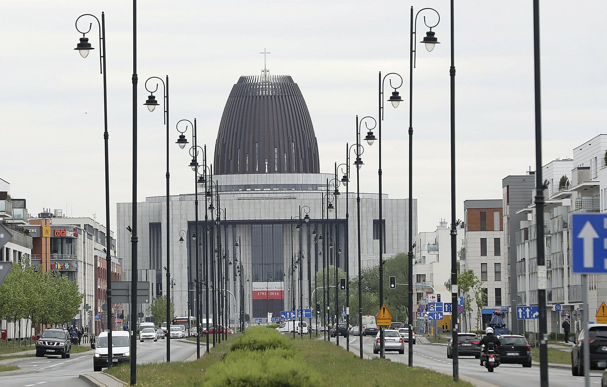 Polish lawmaker panned for excusing priest who abused girls