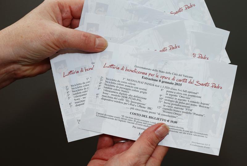 Vatican continues annual Christmas raffle for charity