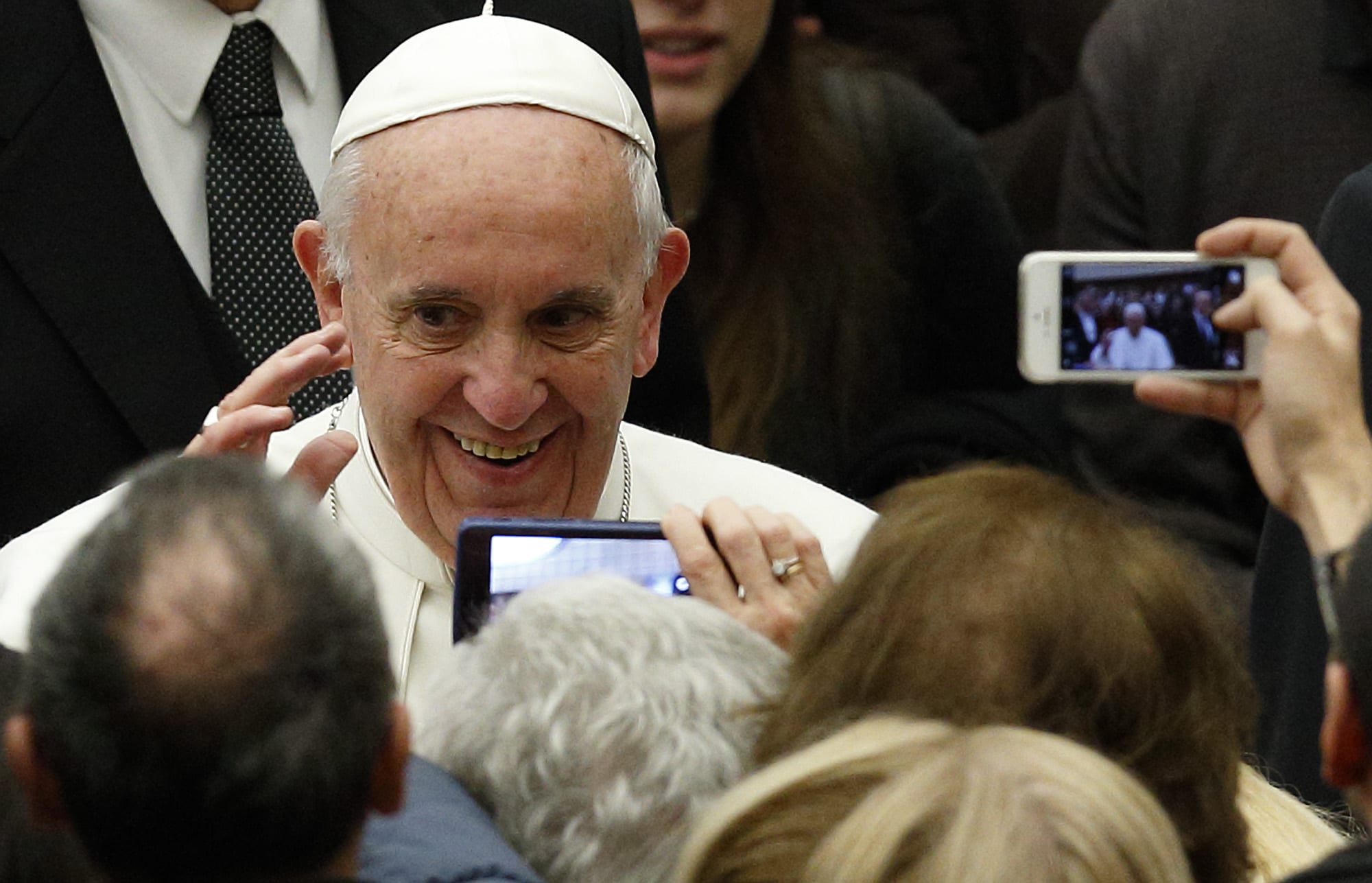 People fleeing war, traffickers need greater protection, pope says