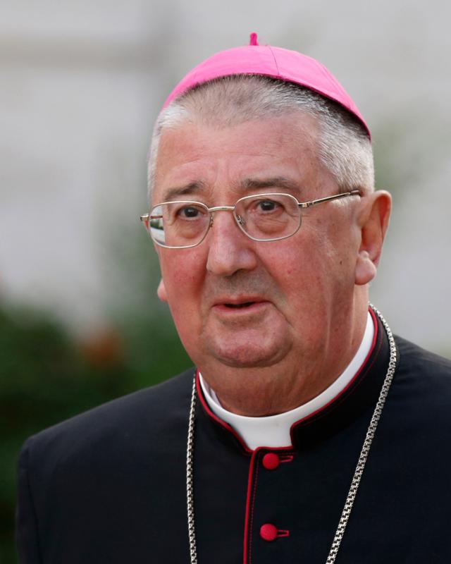 Irish government official calls for women’s ordination in exchange with archbishop