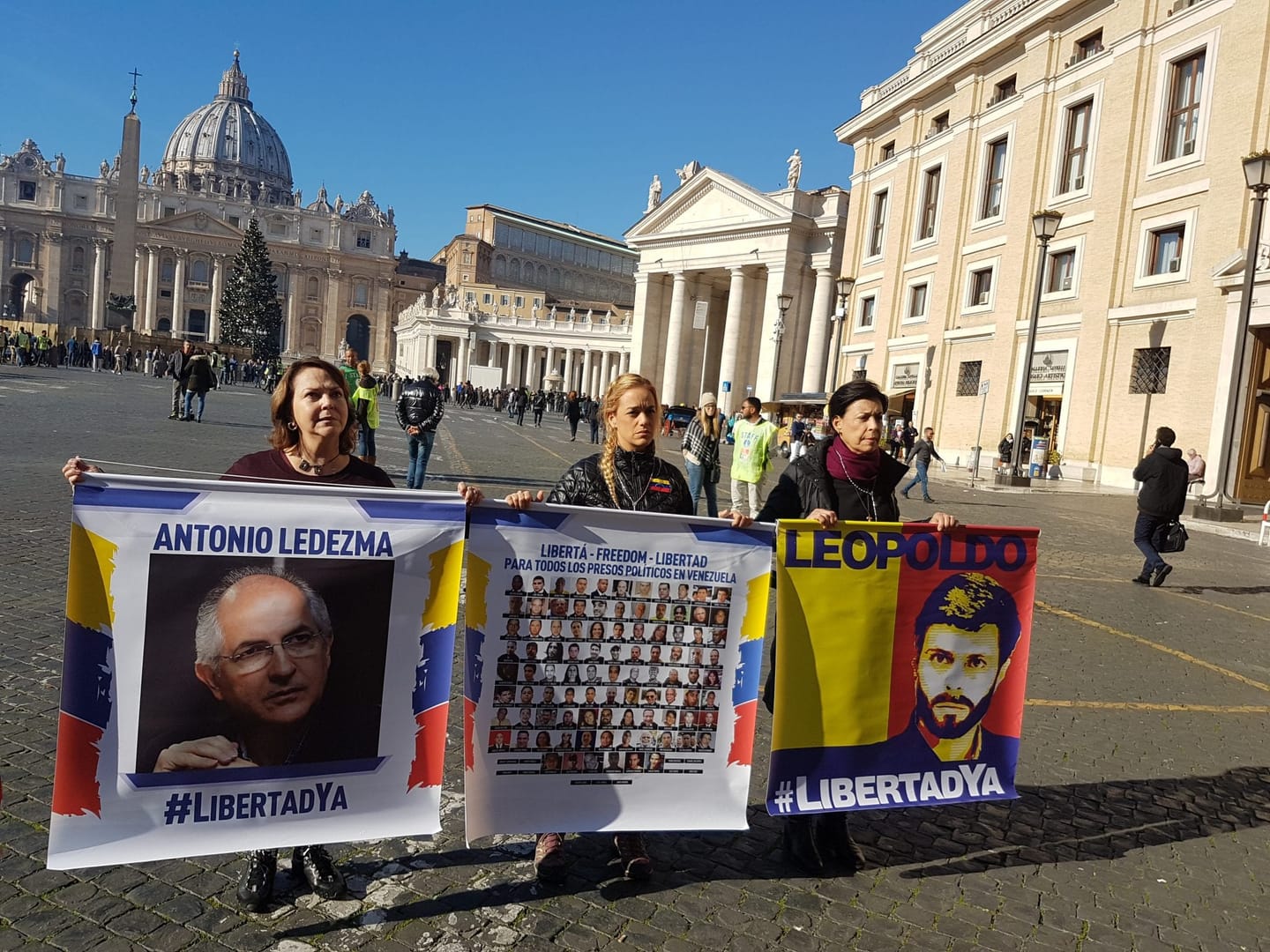 Chained Venezuelans at Vatican plead for end to their country’s nightmare