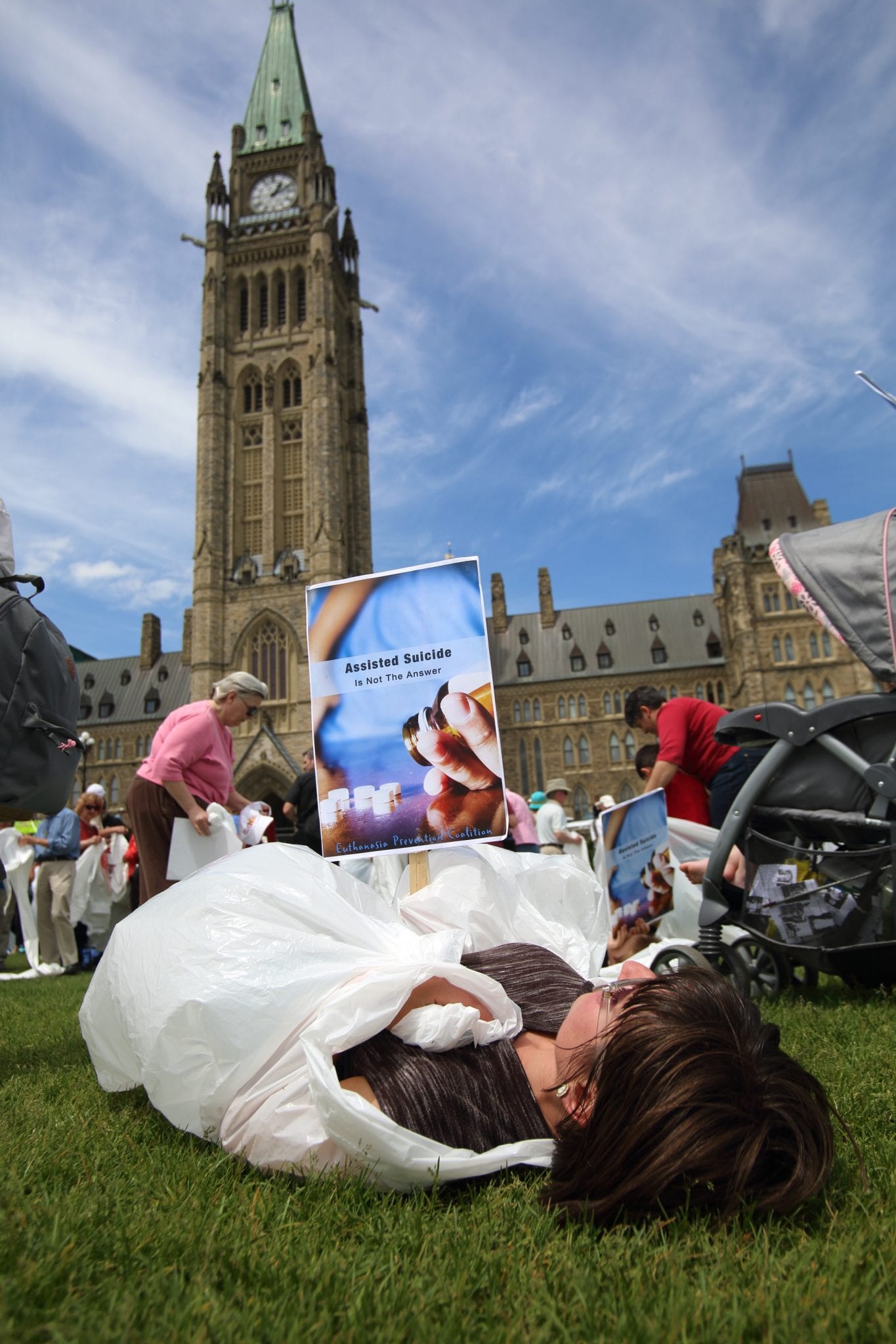 Small acts of kindness work wonders in euthanasia battle, clergy told