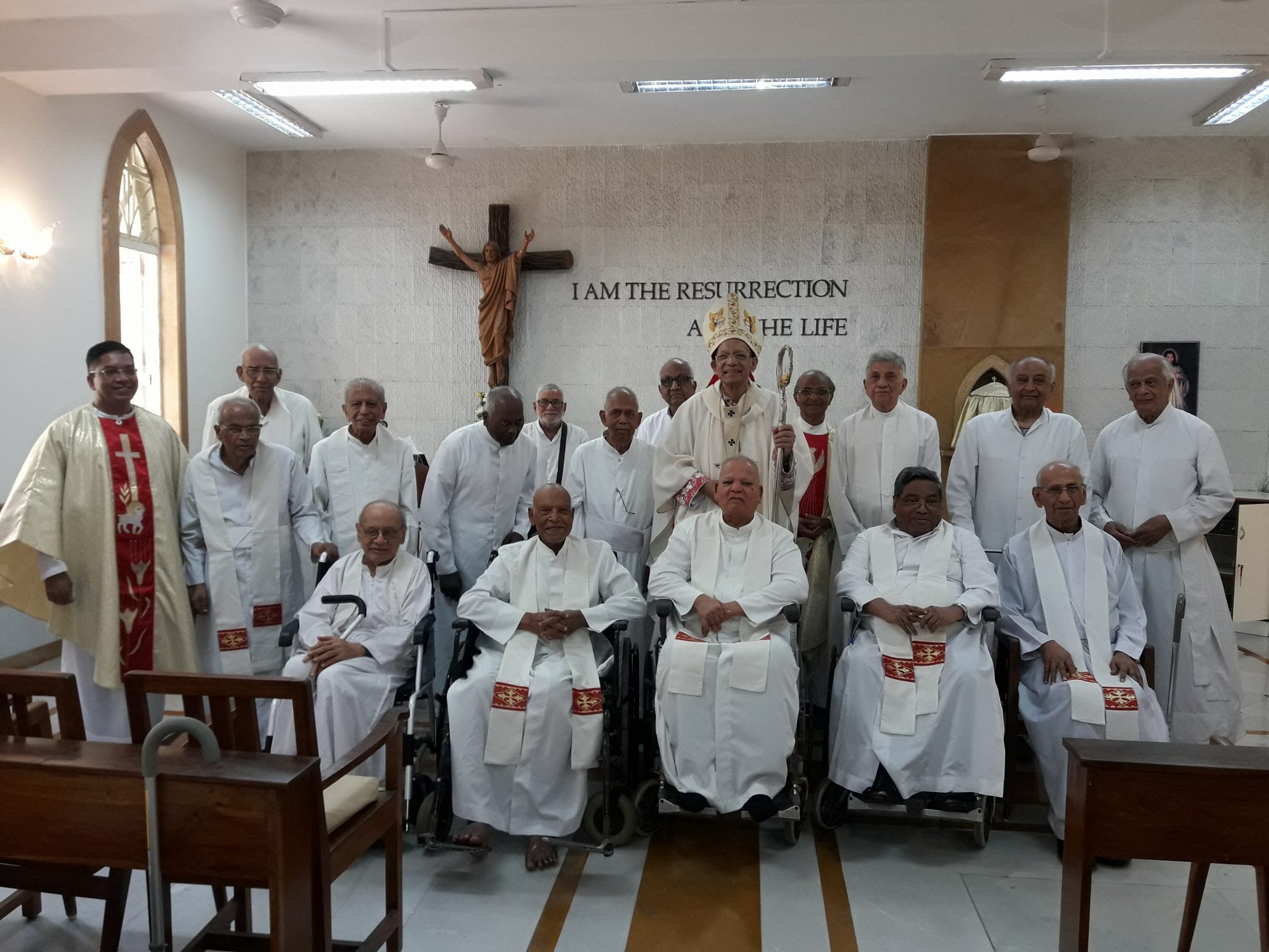 India Cardinal celebrates Easter with retired priests