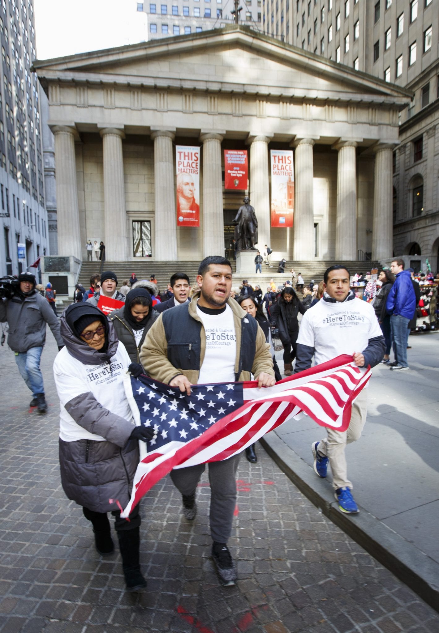 Bishops disappointed in Texas official seeking to end immigration policy