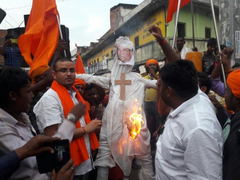 Human rights groups call raid on Indian Jesuit’s home ‘harassment’