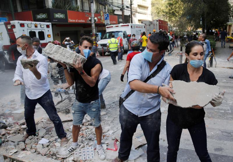 Church leaders offer prayers, Mexicans pitch in after earthquake