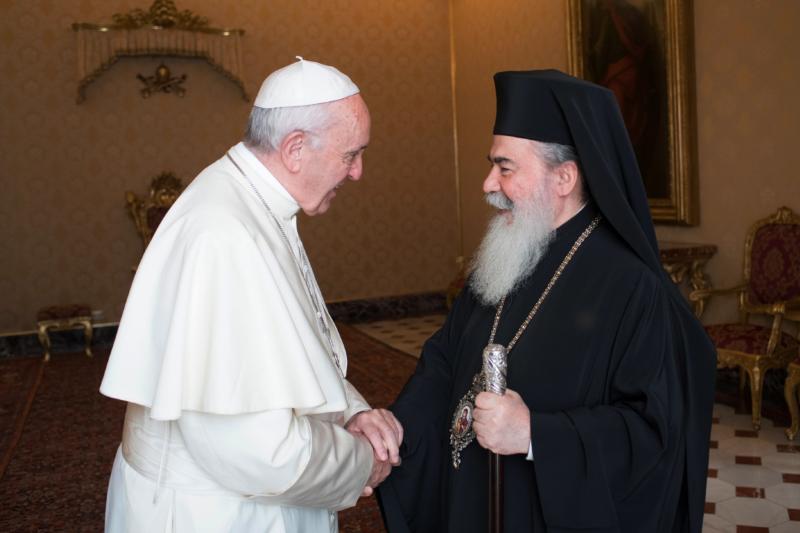 Holy Land Christians must work together, pope tells patriarch