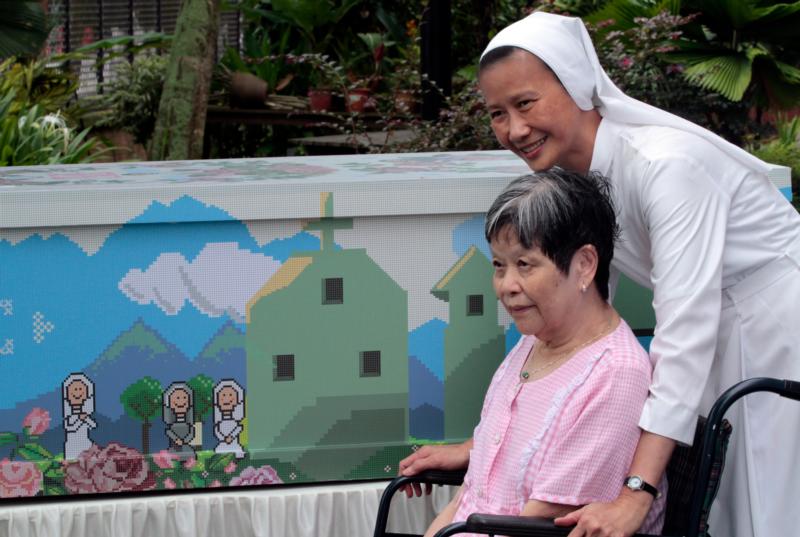 Love can make darkness of euthanasia disappear, pope says