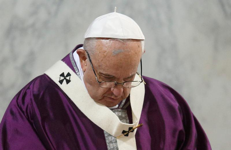 Earthly pleasures fade ‘like dust in the wind,’ pope says launching Lent