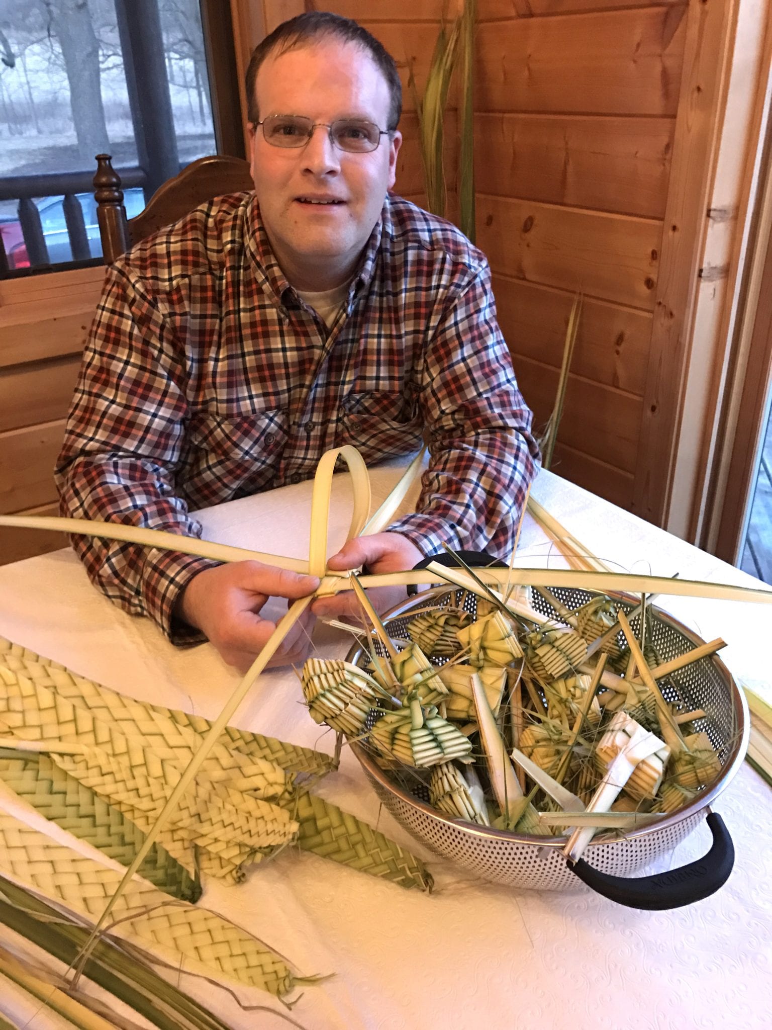 Wisconsin Catholic carries on palm-weaving tradition he learned from dad