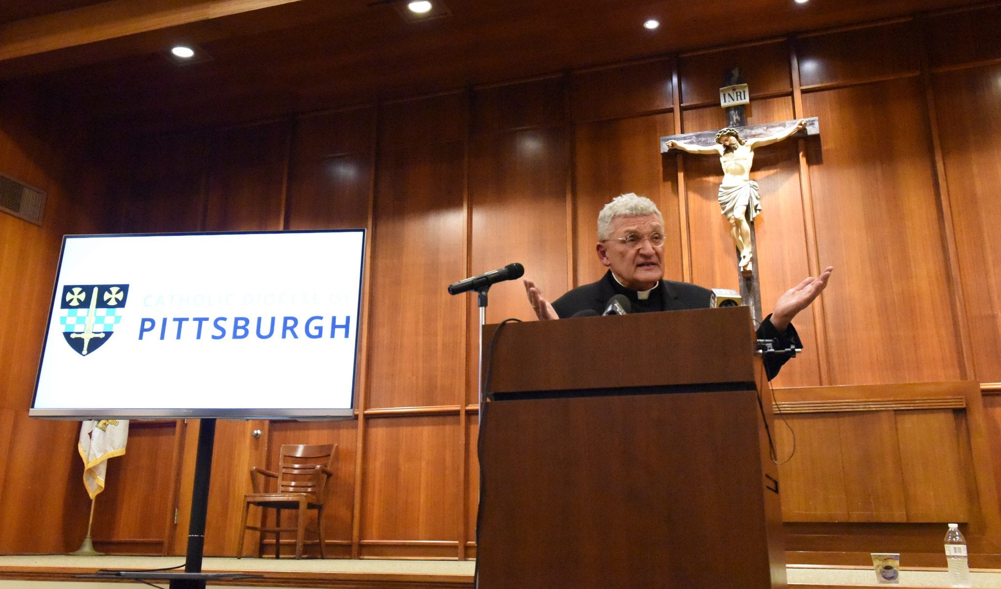 Pittsburgh bishop issues plan for child protection, transparency
