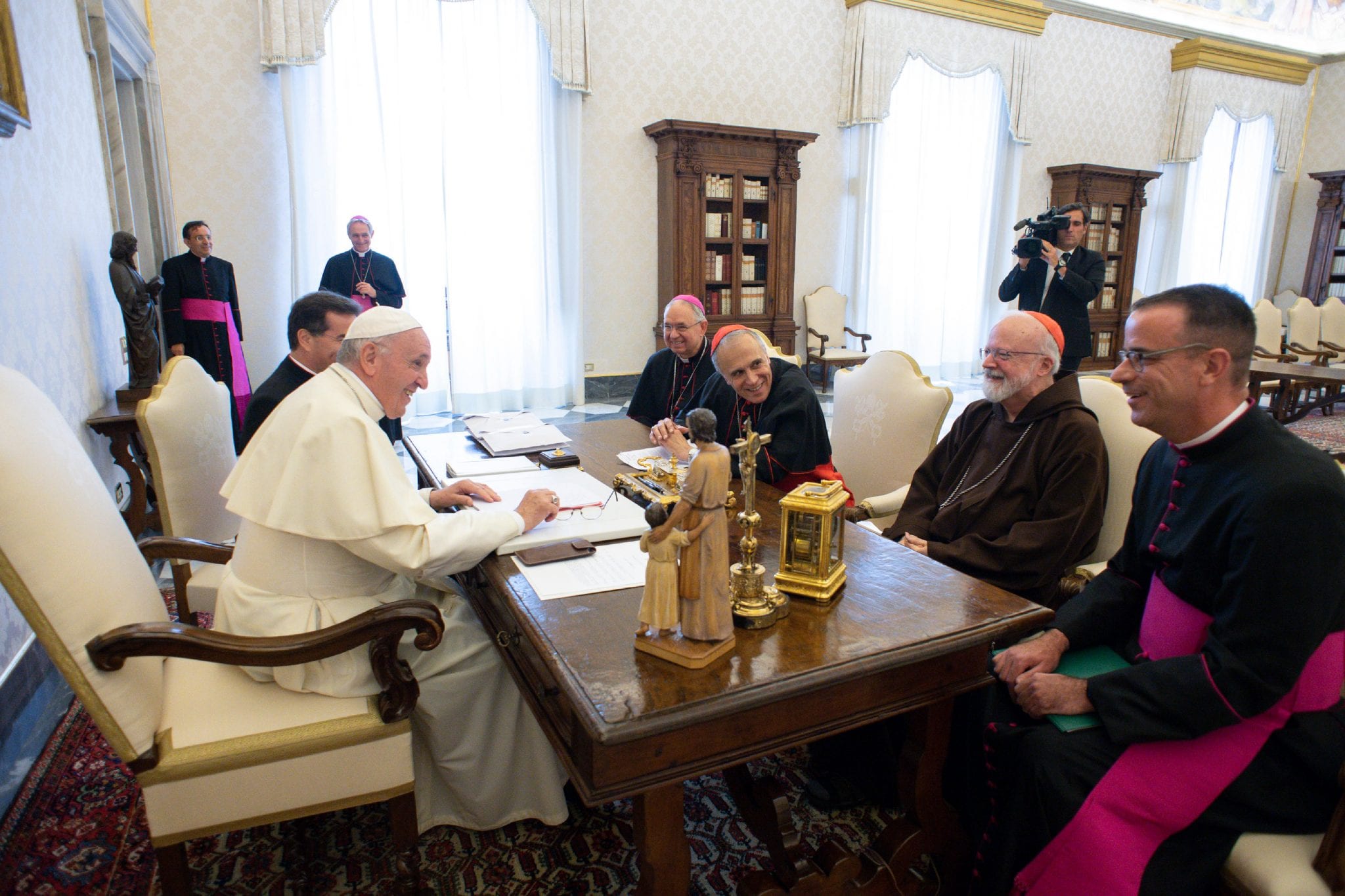 Francis tells U.S. bishops to stop ‘pointing fingers’ on abuse, calls for ‘pastoral conversion’