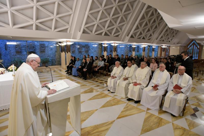 Peacemaking begins at home by saying ‘no’ to rivalry, pope says at Mass