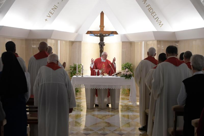 Bishops must be blameless servants, not princes, pope says