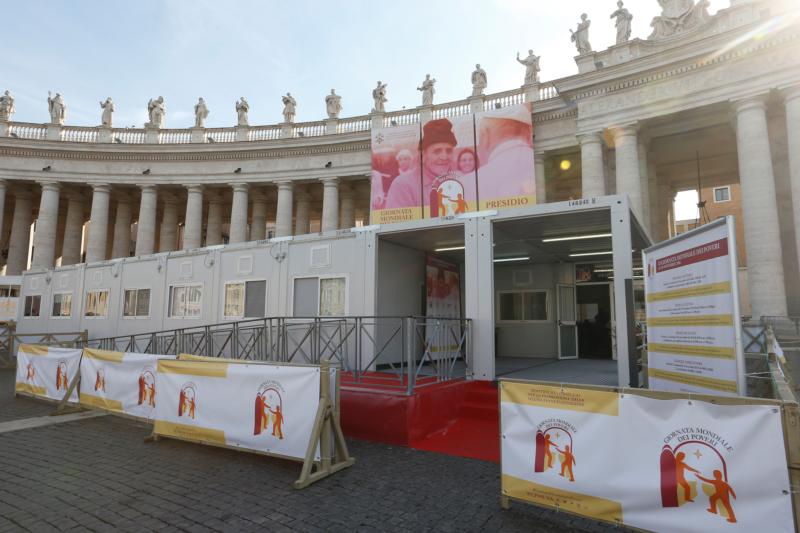 Temporary mobile health clinic for the poor opens in St. Peter’s Square