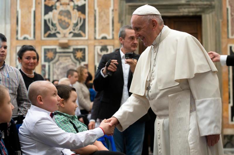 Pope tells kids battling cancer to talk to their guardian angel every day