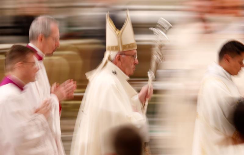 Pope: Protecting human dignity must be government priority