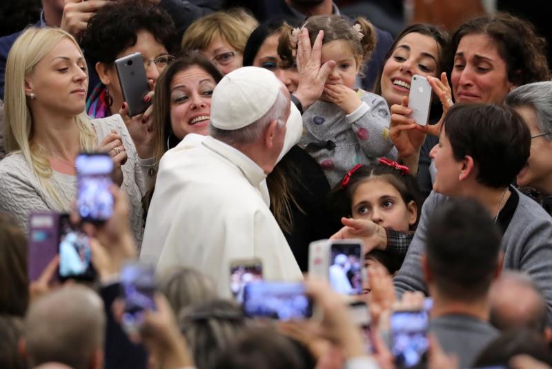 Being holy is what brings joy, pope tells Vatican employees
