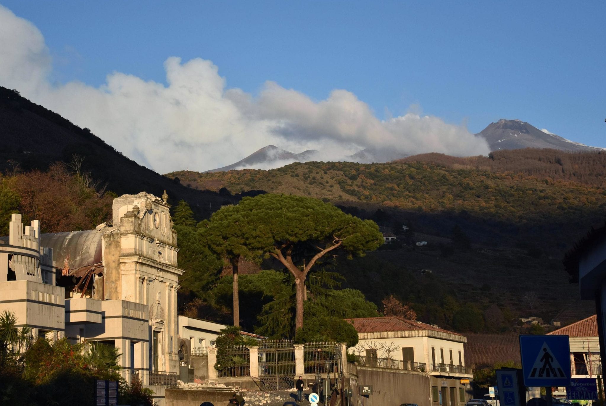 Churches damaged in Sicily quake, but no lives lost