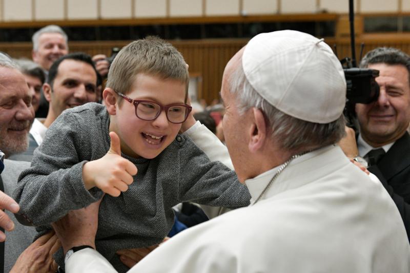 Caring for the ill should include spiritual assistance, pope says