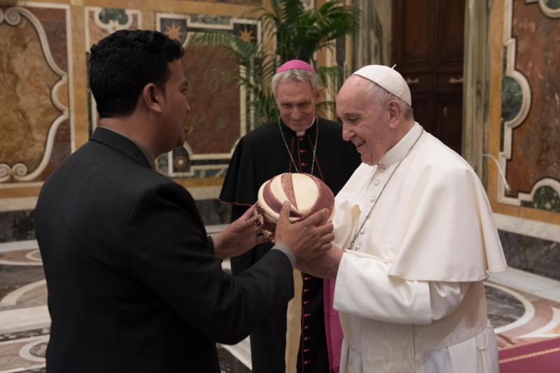 Word of God must be ‘beating heart’ of church, pope says
