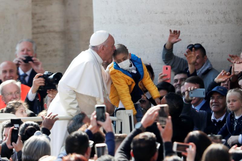 Catholic minorities can still change the world, pope says at audience