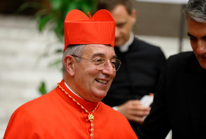 Cardinal close to Pope tests positive for virus