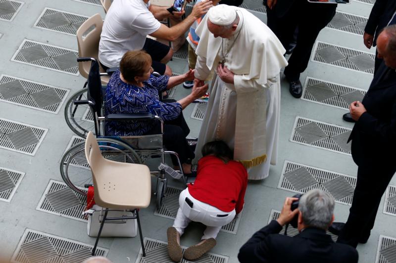 Il Vaticano dice di non negare i sacramenti alle persone con disabilità