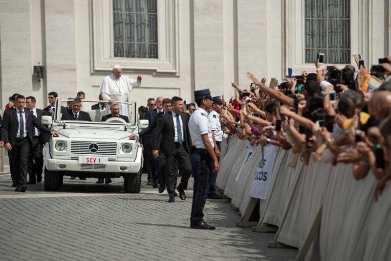 Pope: Proclaim God’s love through care for needy