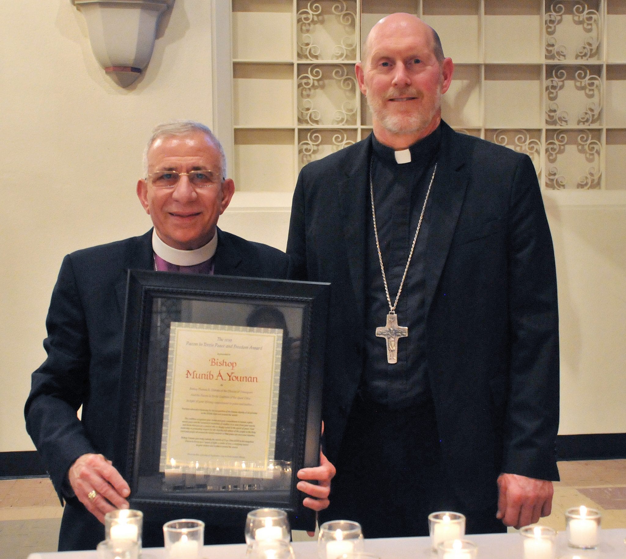 Lutheran Palestinian bishop wins Iowa Catholic peace award