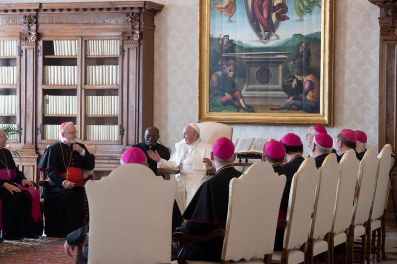 Pope recommends pastoral ‘closeness,’ urges bishops to be courageous
