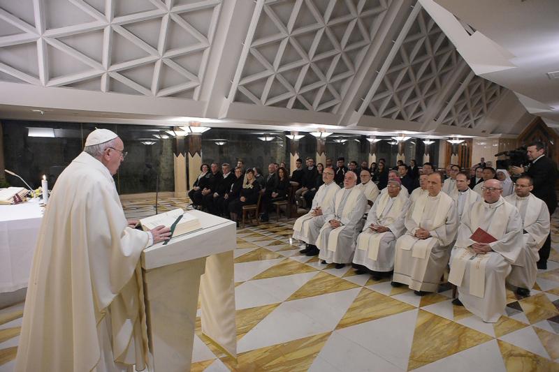 With family or community, ‘thank you’ and ‘sorry’ are key words, pope says