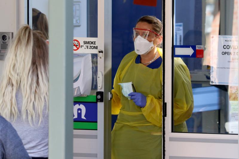 Australian bishops begin canceling Masses to contain COVID-19