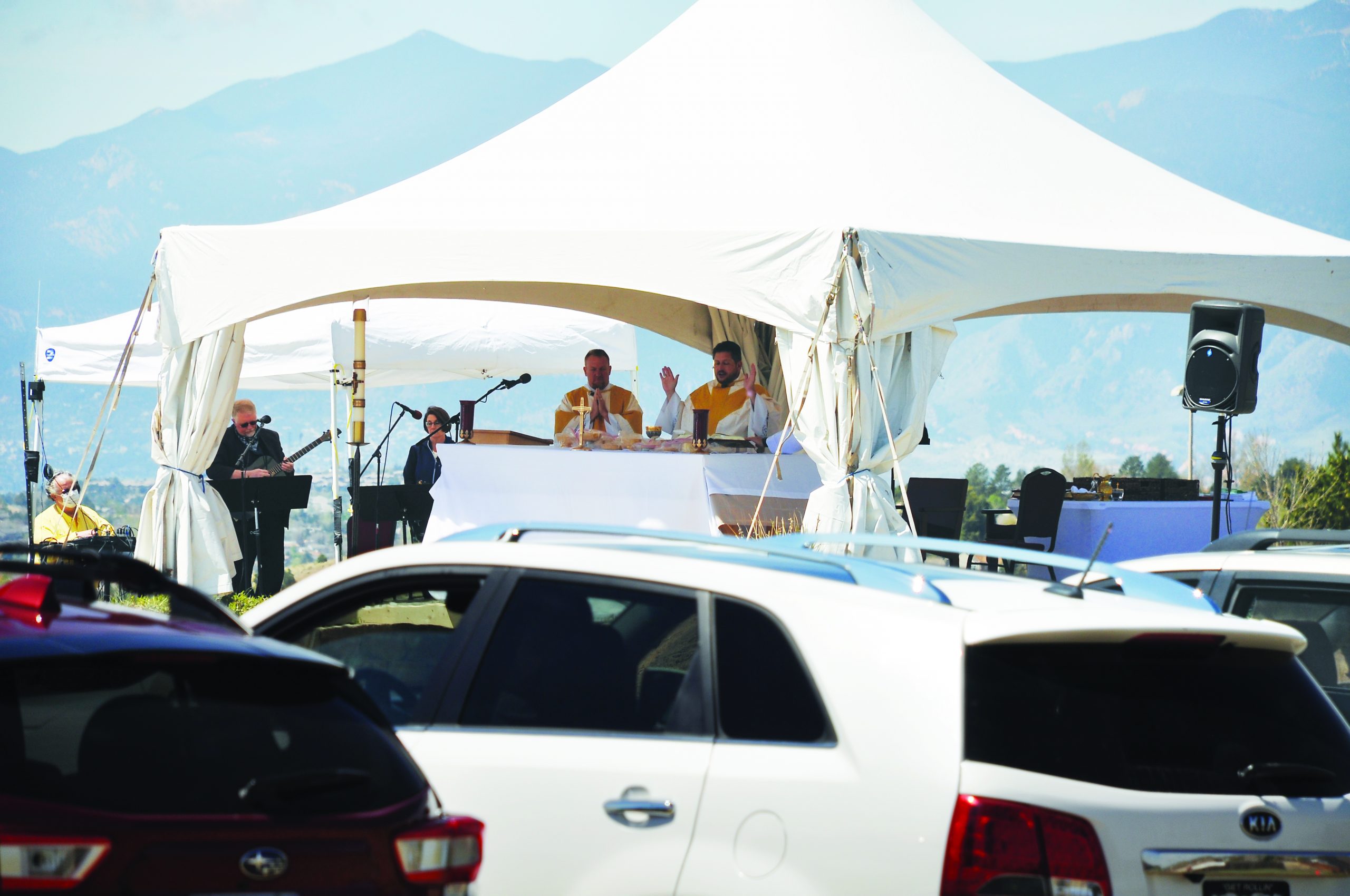 Colorado lifts virus-related cap on religious gatherings