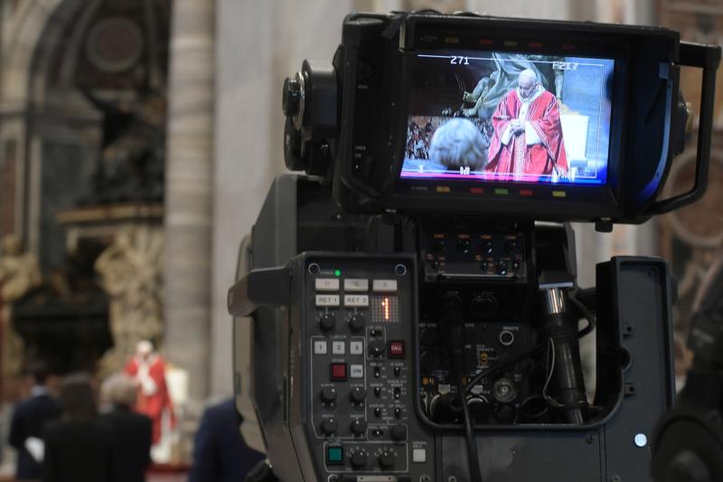 Pandemic calls Christians to ‘change course,’ pope says