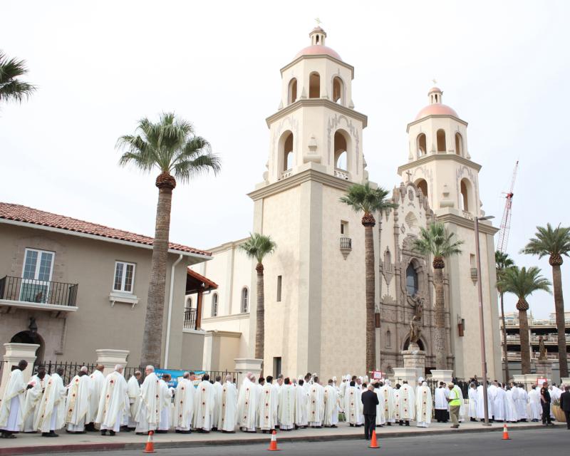 As cases of virus spike in Arizona, Tucson bishop suspends public worship