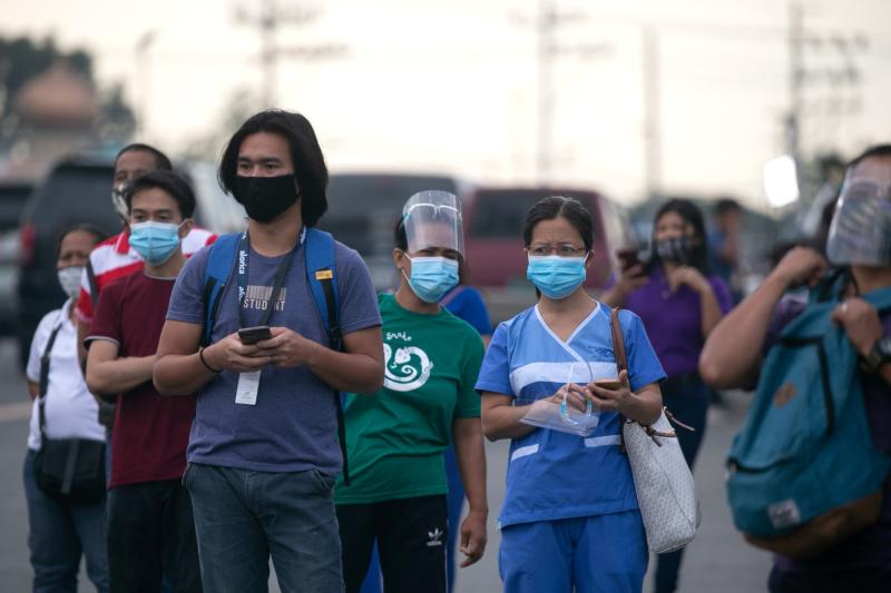 Eleven Philippine dioceses suspend Masses in effort to control COVID-19