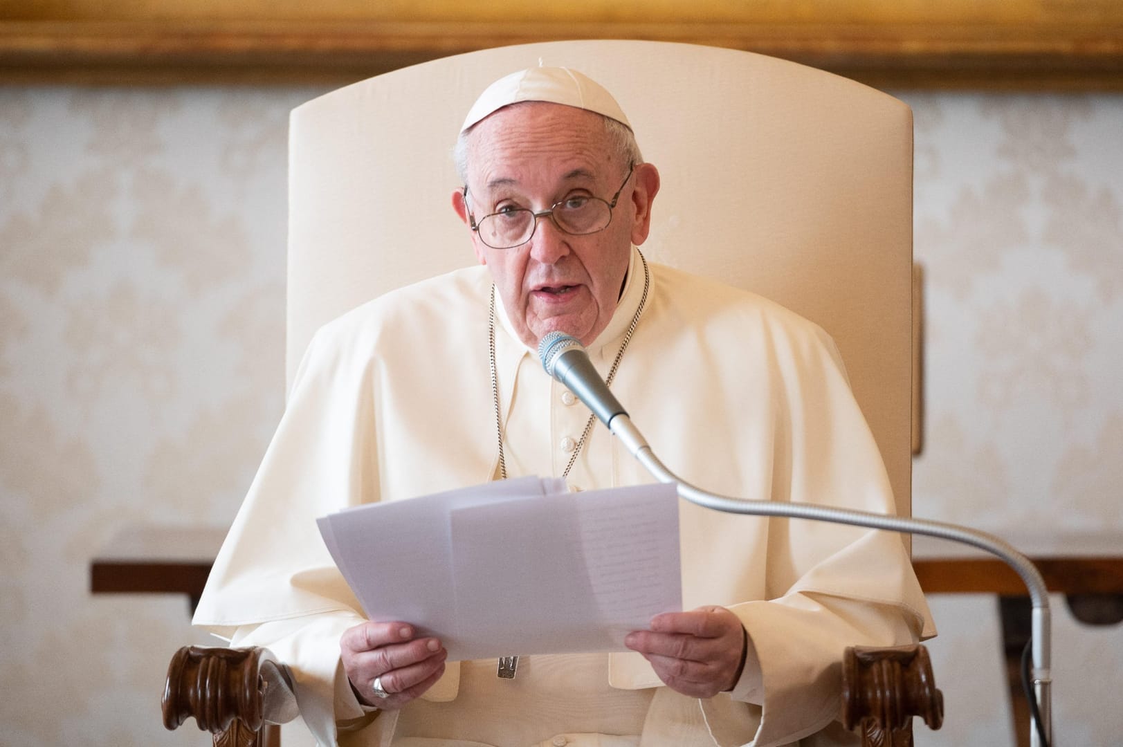 Communities that take their own ‘path’ lack Holy Spirit, pope says
